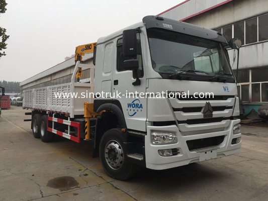 Le camion de HOWO a monté la grue mobile 5 tonnes de 4X2 LHD ZZ1127G4215C1