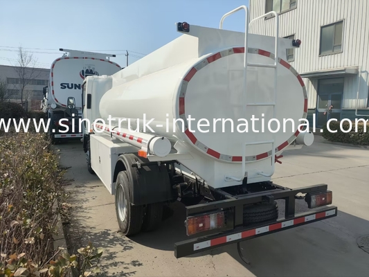 SINOTRUK HOWO 4X2 camion-citerne de transport de pétrole SINOTRUK HOWO 5-6CBM