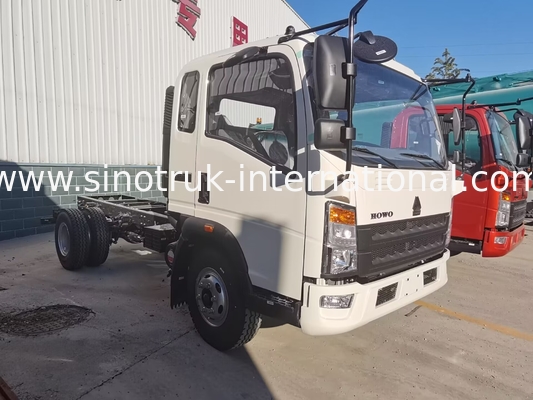 HOWO Petites marchandises transportant des camions légers à deux places à berceau unique avec châssis A / C LHD