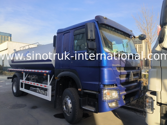 SINOTRUK HOWO Camion réservoir d'eau 4x2 RHD 300HP 10CBM pour le transport durable de l'eau