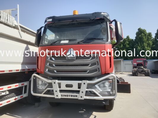 Camion à décharge à bascule Sinotruk NX avec moteur de 371 ch, capacité de 40 à 50 tonnes et entraînement 8×4 pour le transport lourd Rouge